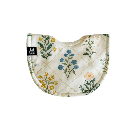 Pocketful of Posies Roundie Bib